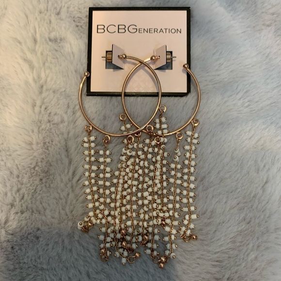 🌺BCGB Dangling Earrings - Picture 1 of 3